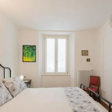 Da Pia In Historycal Centre By Rent Como