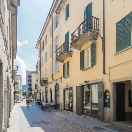 Da Pia In Historycal Centre By Rent كومو