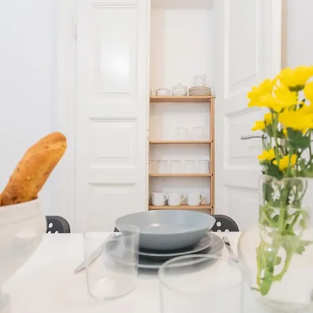 Apartamento Da Pia In Historycal Centre By Rent Como