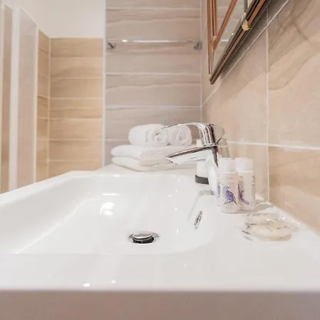 Da Pia In Historycal Centre By Rent Apartament Como